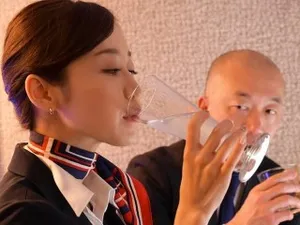 Một nữ hoàng váy ngắn xinh đẹp, dịu dàng, trưởng thành, đôi chân dài gợi cảm mặc lụa đen quyến rũ với cặp mông to quá gợi cảm, không thể cưỡng lại được việc liếm mút mạnh mẽ và bơm nhanh...