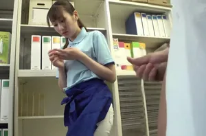 Cô gái trẻ không có mã hóa, không có mã hóa trong một thời gian dài, video cửa hàng một khu vực hai khu vực ba khu vực trực tuyến...