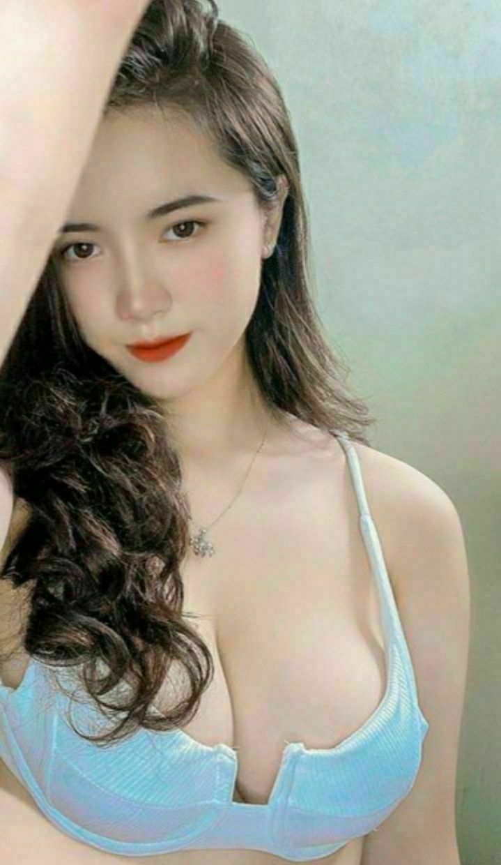 Phơi Lỗ lồn chờ anh người yêu đến thì bất ngờ anh kế về sớm trông thấy